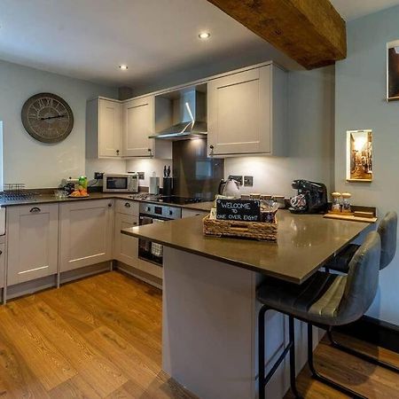 One Over Eight - Luxury One Bed Apartment Whitby Kültér fotó